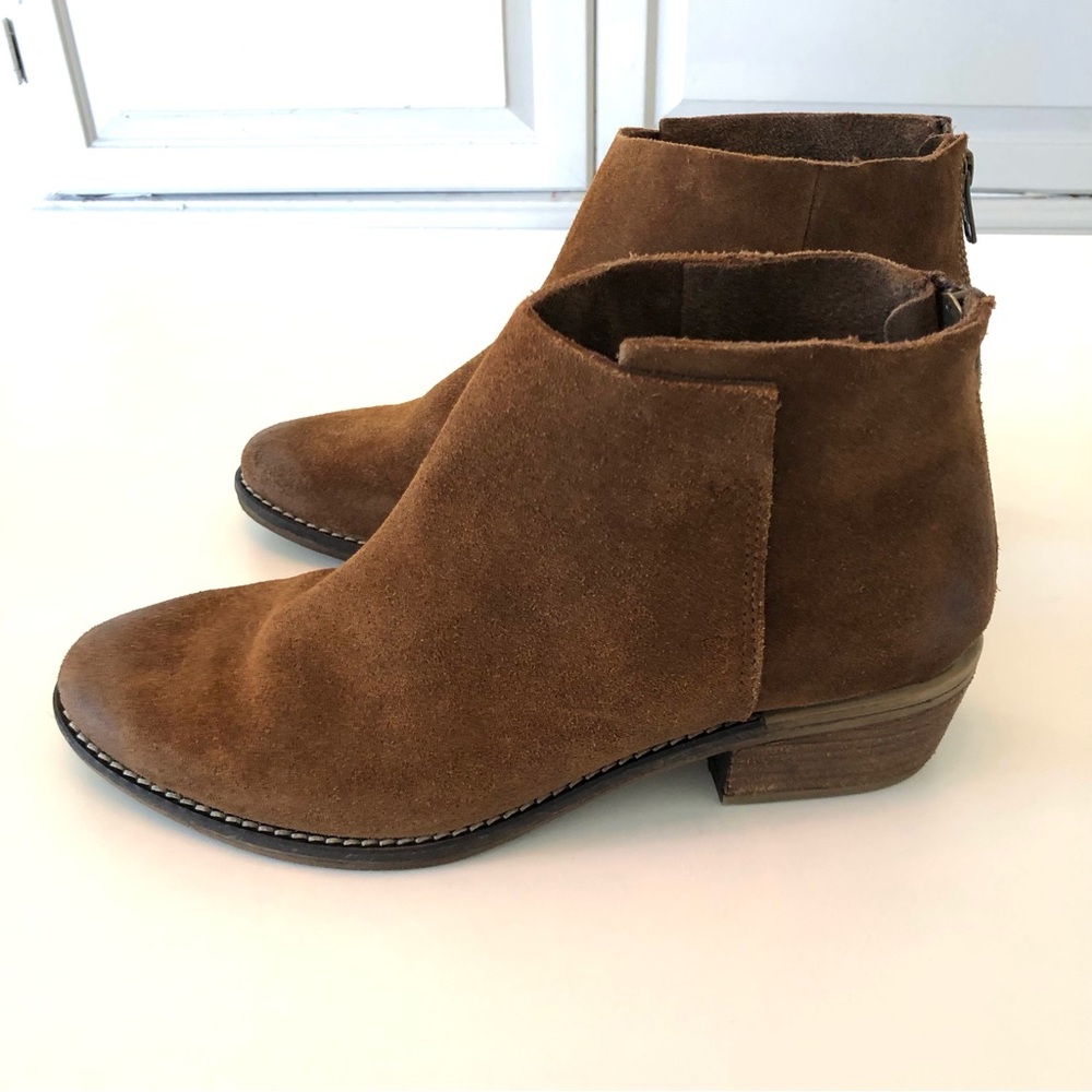 Very Volatile Brown Suede Western Ankle Booties 8.5